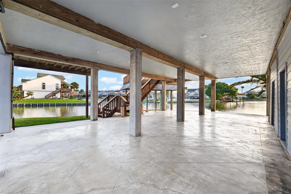 16 Curlew Street La Marque, TX 77568