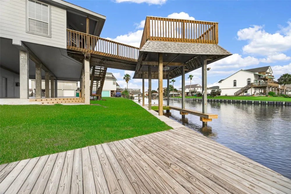 16 Curlew Street La Marque, TX 77568