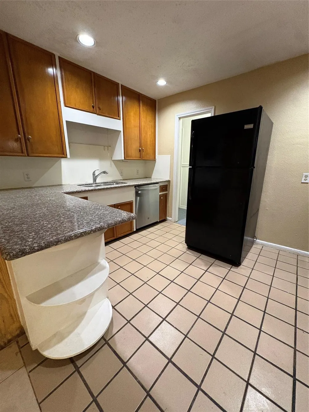 106 Barracuda Avenue Galveston, TX 77550