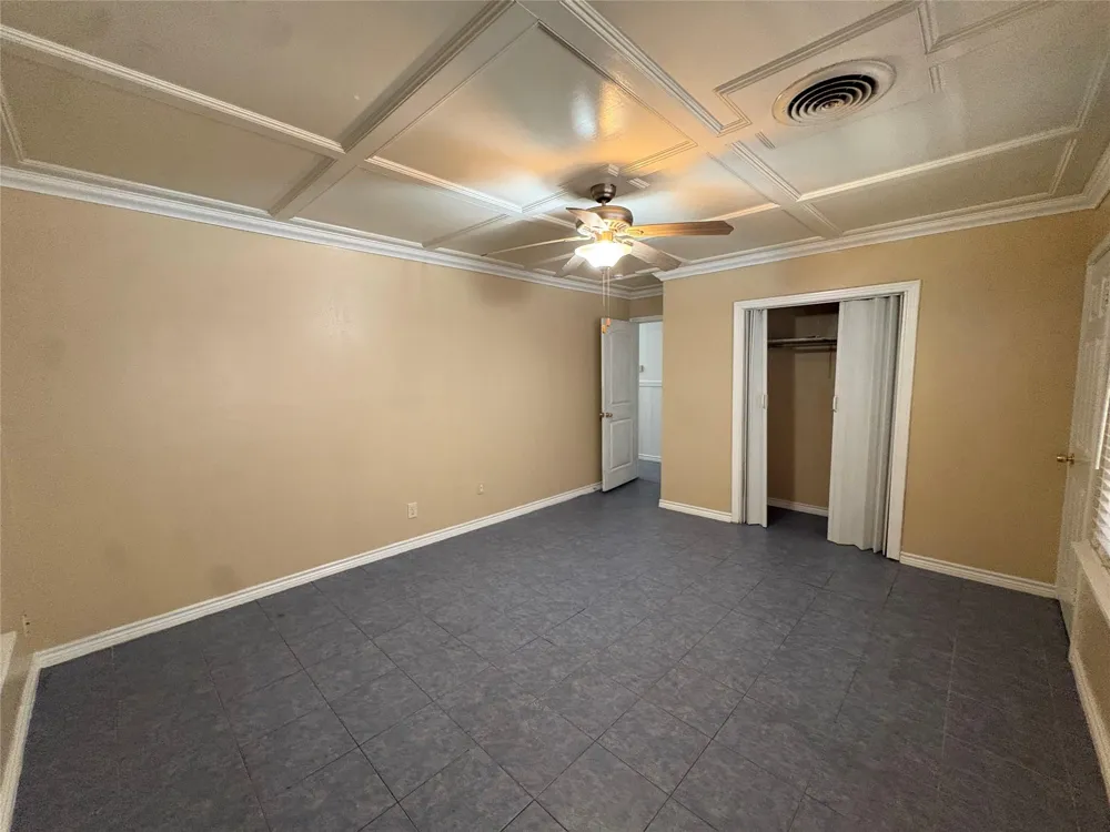 106 Barracuda Avenue Galveston, TX 77550