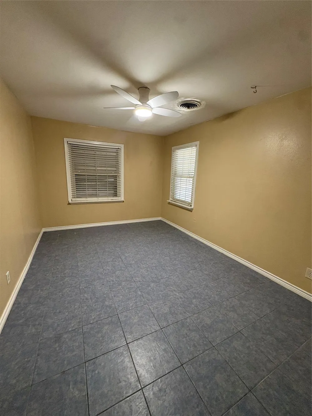 106 Barracuda Avenue Galveston, TX 77550