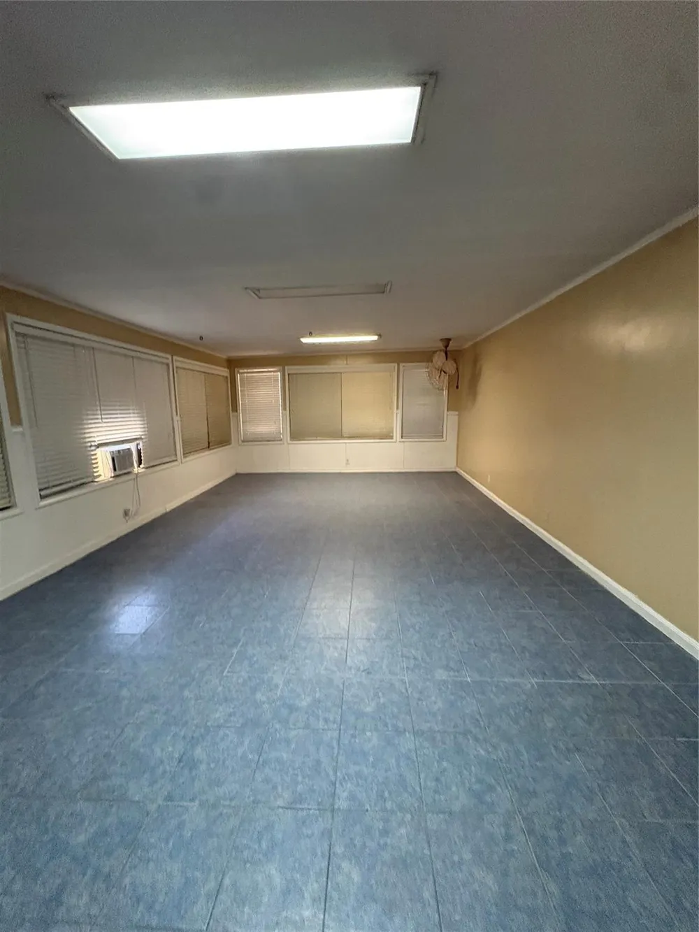 106 Barracuda Avenue Galveston, TX 77550