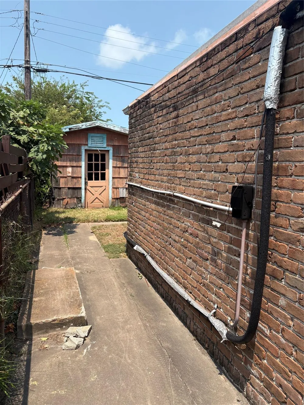 106 Barracuda Avenue Galveston, TX 77550