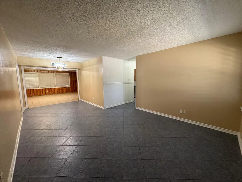 106 Barracuda Avenue Galveston, TX 77550