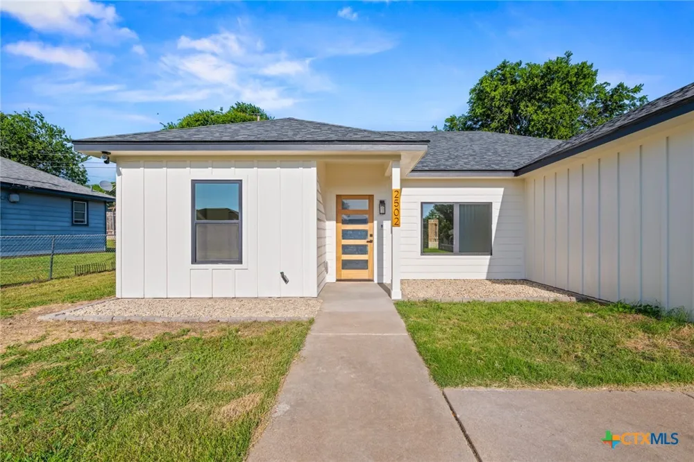 2502 Cross Timber Drive Killeen, TX 76543