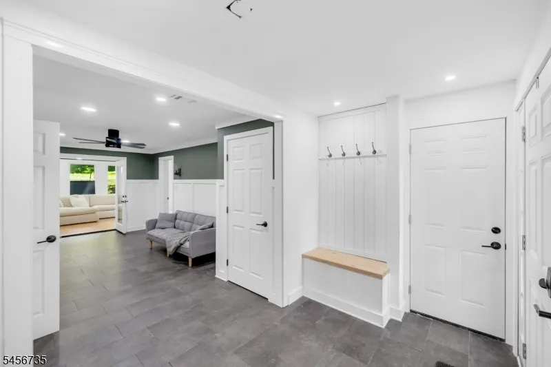 25 Windsor Ct Norwood, NJ 07648