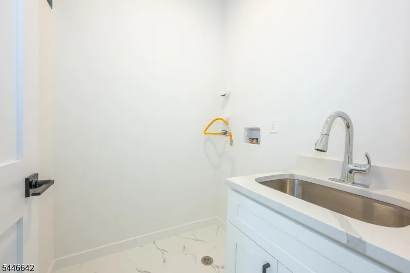 5 Emerald Dr Hardyston, NJ 07419