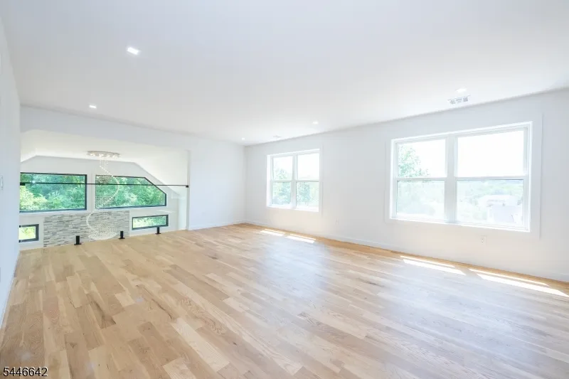 5 Emerald Dr Hardyston, NJ 07419