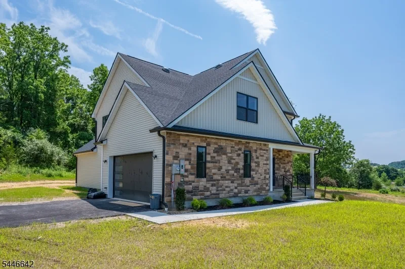 5 Emerald Dr Hardyston, NJ 07419