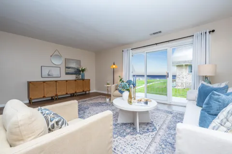 3618 Lakeshore Drive #8