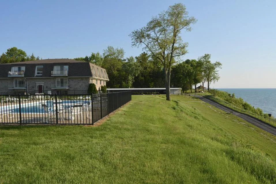 3618 Lakeshore Drive #8 St. Joseph, MI 49085