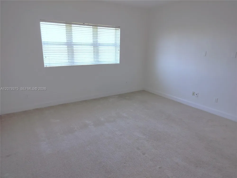 14951 Royal Oaks Ln #1006 North Miami, FL 33181