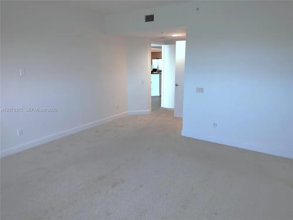 14951 Royal Oaks Ln #1006 North Miami, FL 33181