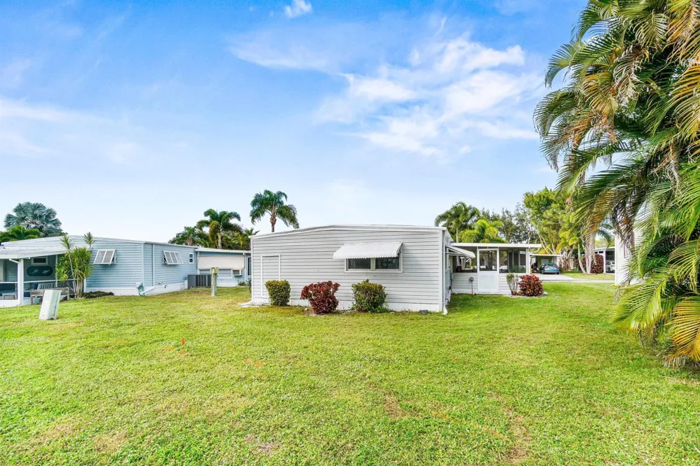 8350 E Club Road Boca Raton, FL 33433