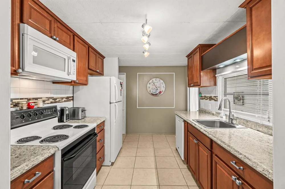 8350 E Club Road Boca Raton, FL 33433