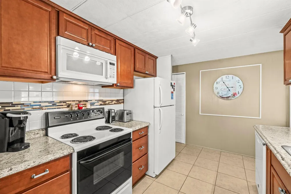 8350 E Club Road Boca Raton, FL 33433