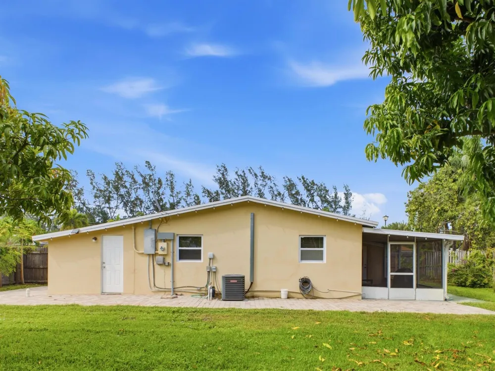 226 E Gateway Boulevard Boynton Beach, FL 33435