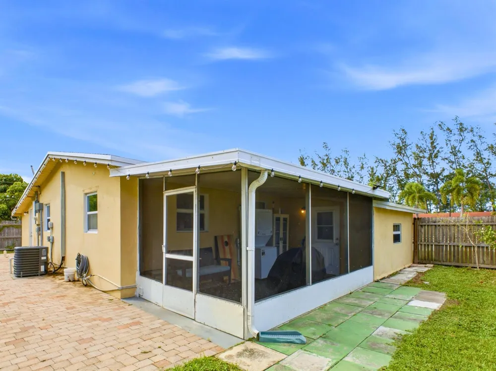 226 E Gateway Boulevard Boynton Beach, FL 33435