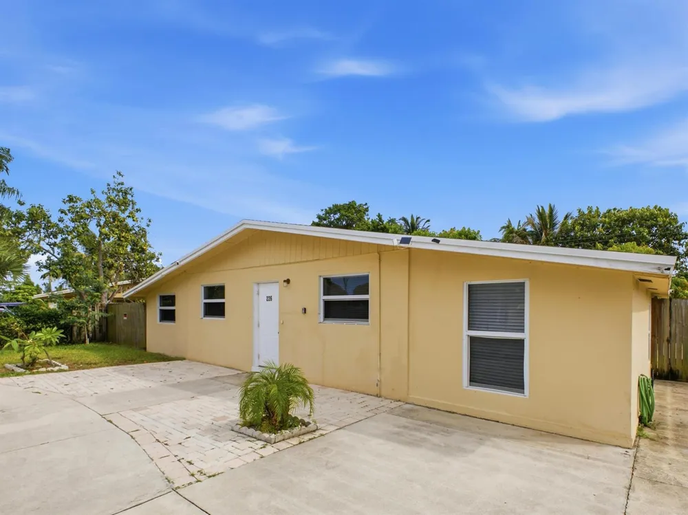 226 E Gateway Boulevard Boynton Beach, FL 33435
