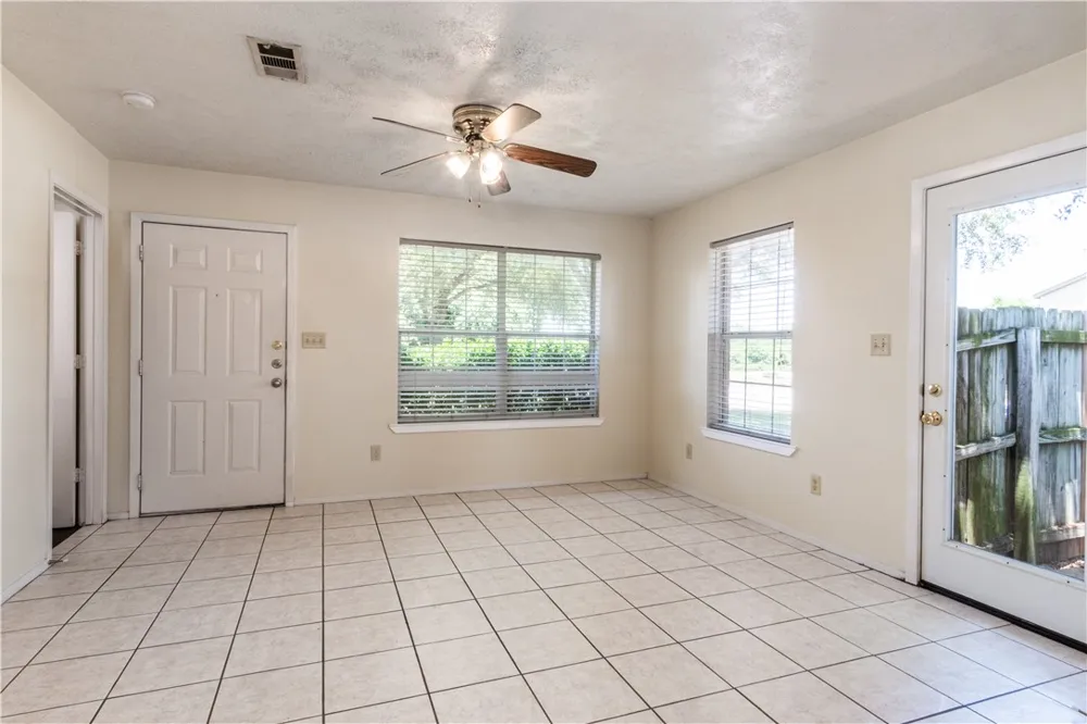 3607 Mohawk Street Bryan, TX 77802