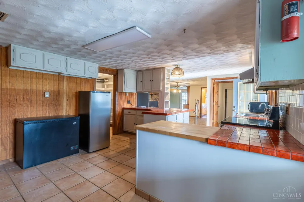 1573 Cedar Mills Road Blue Creek, OH 45616