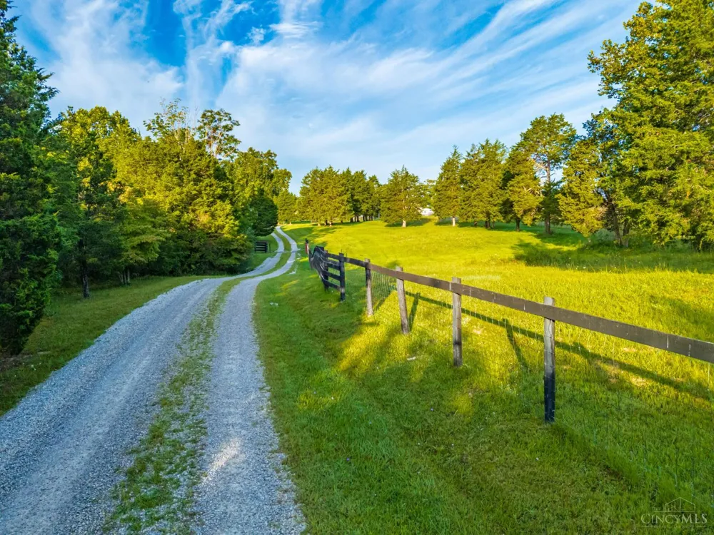 1573 Cedar Mills Road Blue Creek, OH 45616