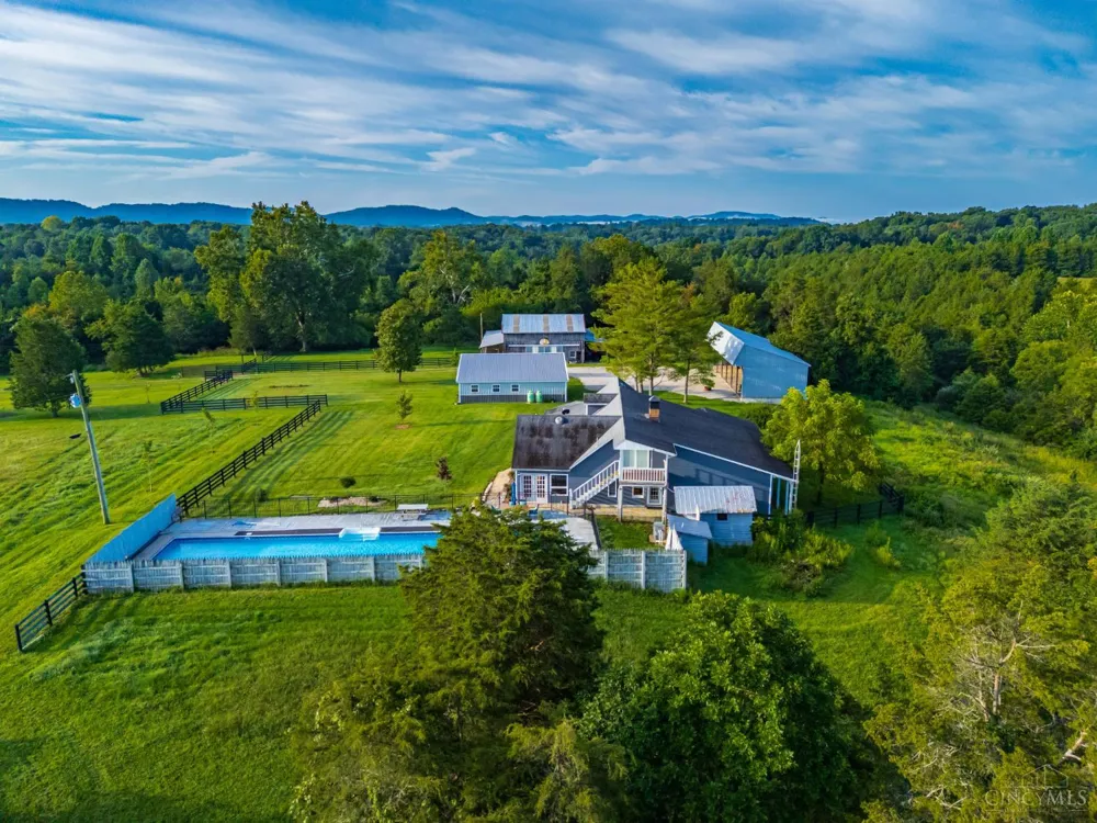 1573 Cedar Mills Road Blue Creek, OH 45616