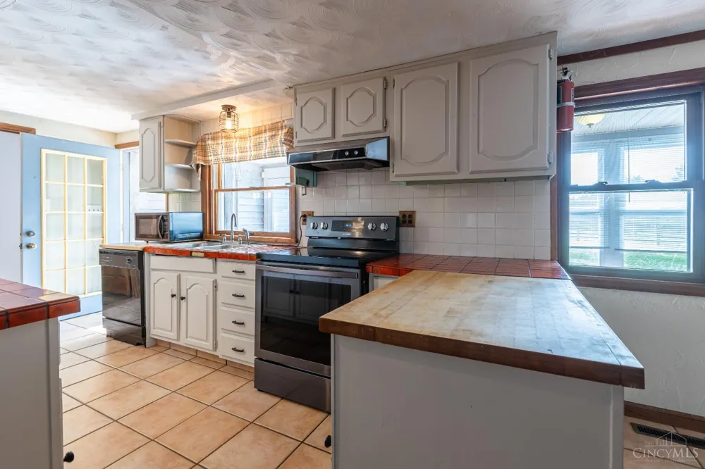 1573 Cedar Mills Road Blue Creek, OH 45616