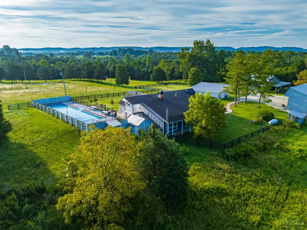 1573 Cedar Mills Road Blue Creek, OH 45616