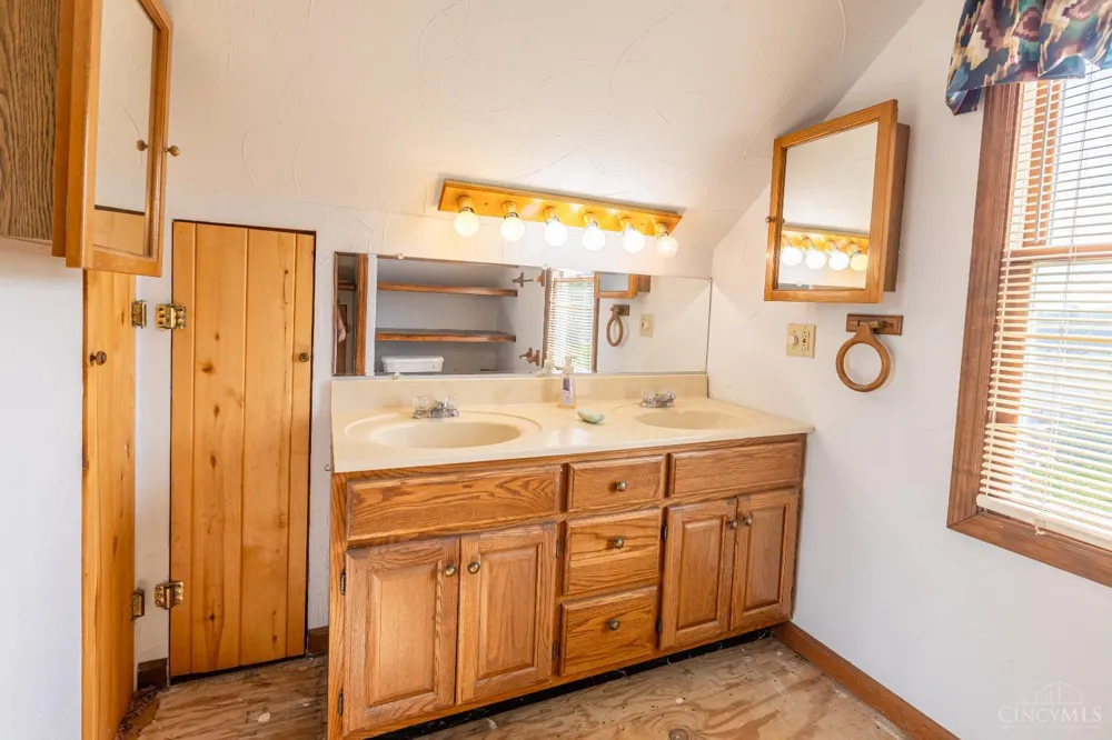 1573 Cedar Mills Road Blue Creek, OH 45616