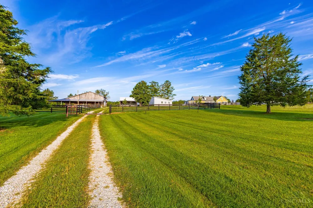 1573 Cedar Mills Road Blue Creek, OH 45616