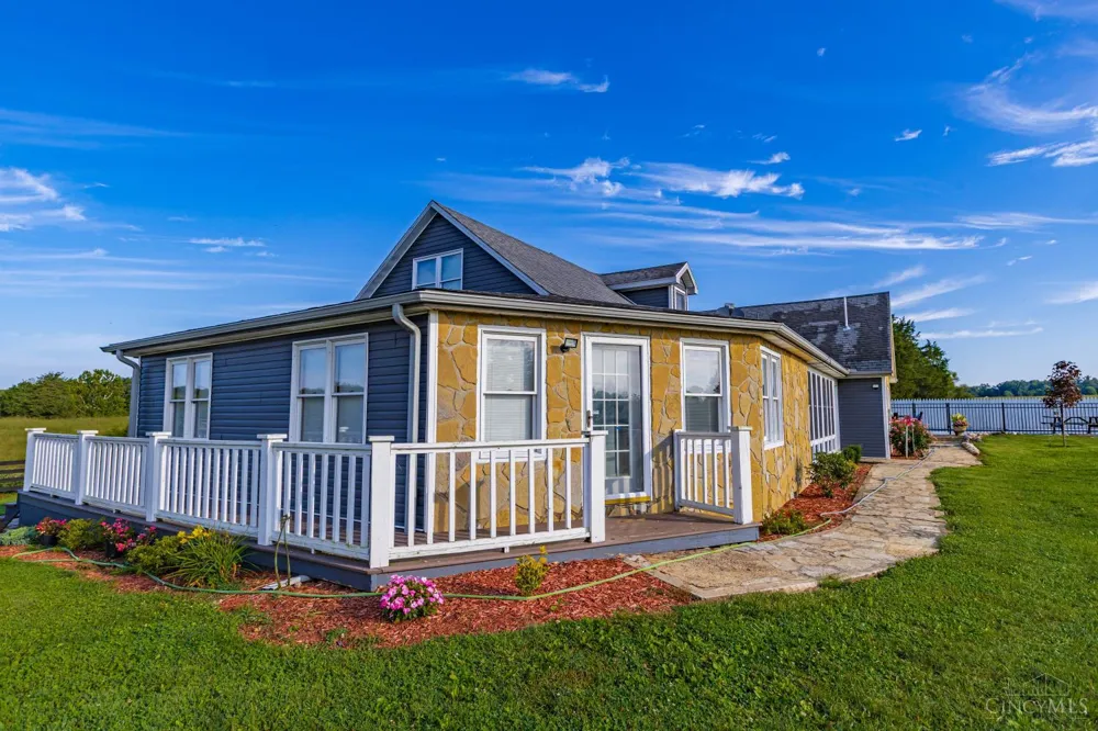 1573 Cedar Mills Road Blue Creek, OH 45616
