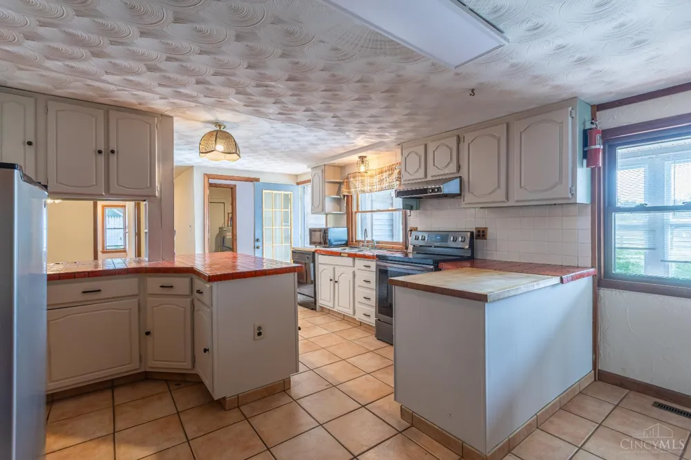 1573 Cedar Mills Road Blue Creek, OH 45616