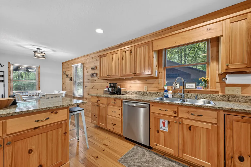 22 Kings Court Ellijay, GA 30540