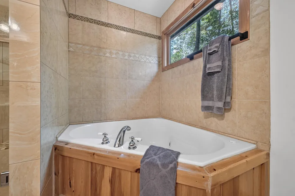 22 Kings Court Ellijay, GA 30540