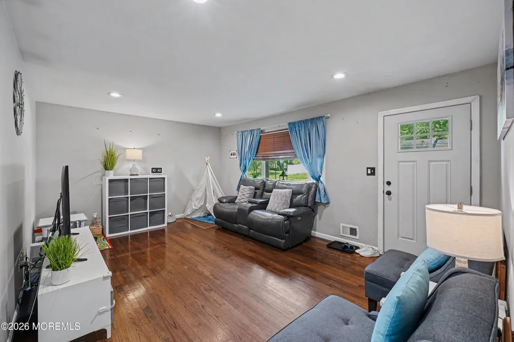 54 Middlesex Road Matawan, NJ 07747