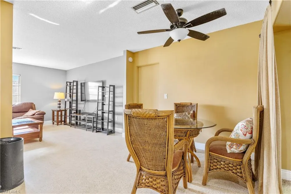 1402 SE 8th Place Cape Coral, FL 33990