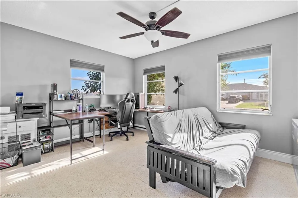 1402 SE 8th Place Cape Coral, FL 33990