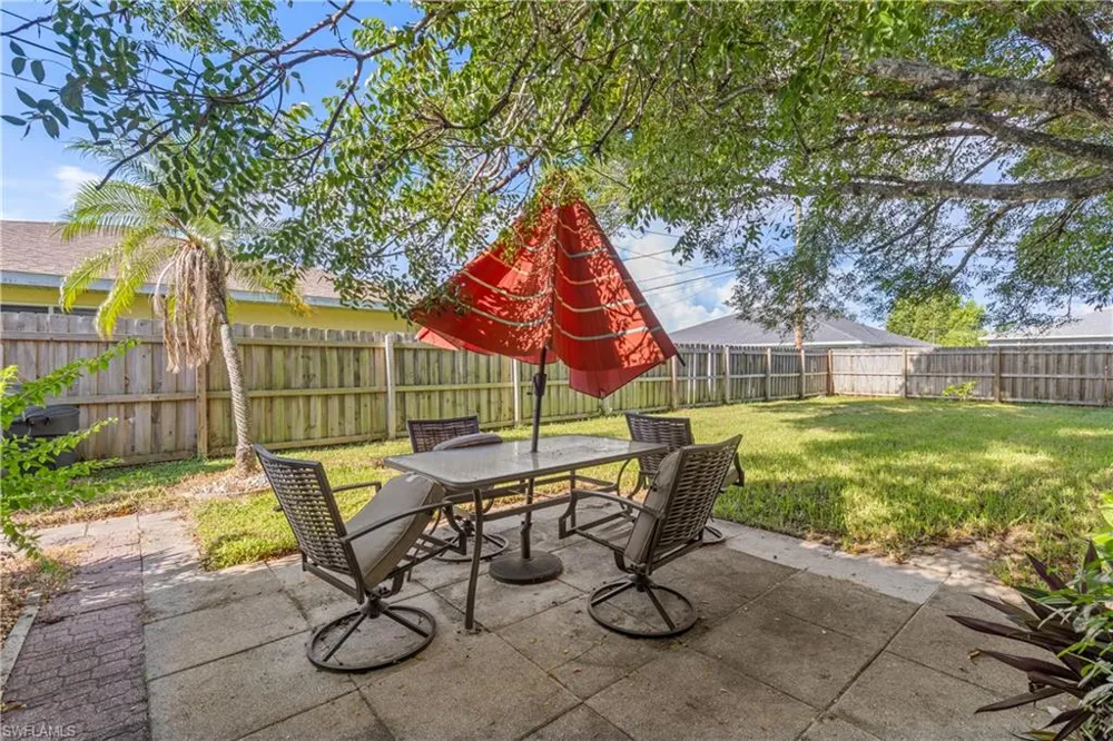 1402 SE 8th Place Cape Coral, FL 33990