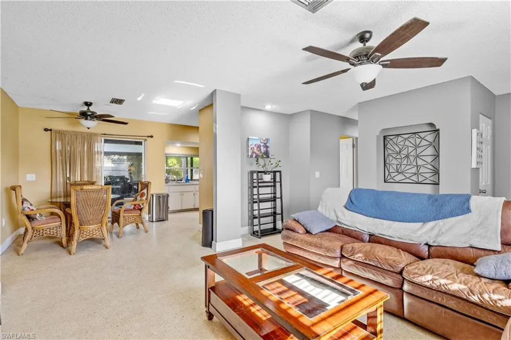 1402 SE 8th Place Cape Coral, FL 33990