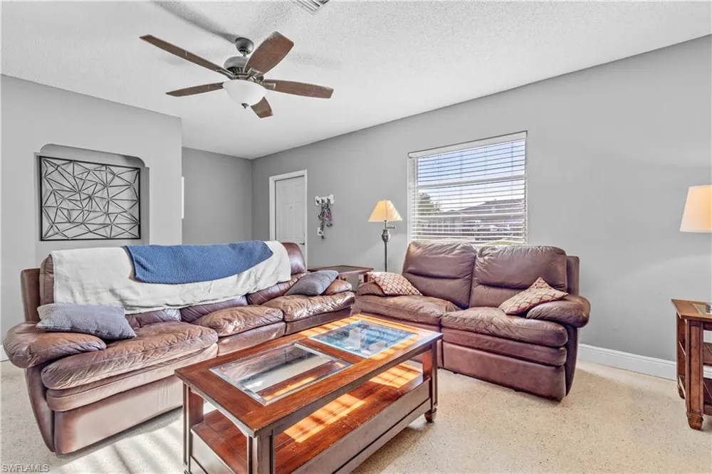 1402 SE 8th Place Cape Coral, FL 33990