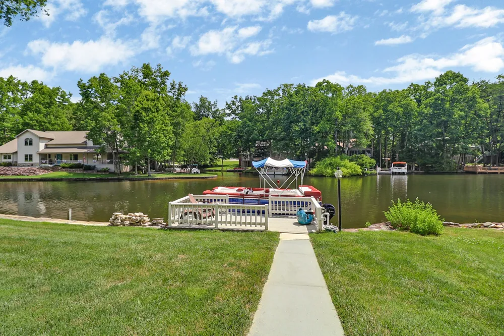 15 Meadowlark Cir Crossville, TN 38558