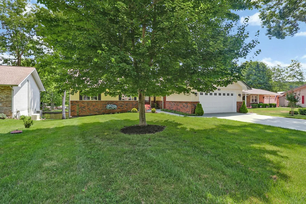 15 Meadowlark Cir Crossville, TN 38558