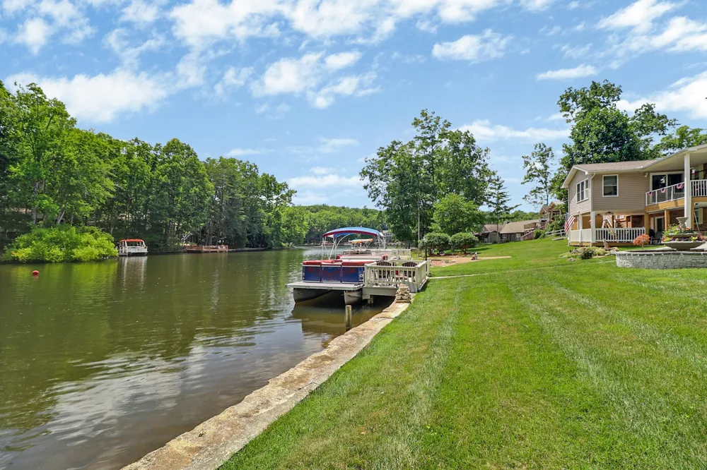15 Meadowlark Cir Crossville, TN 38558