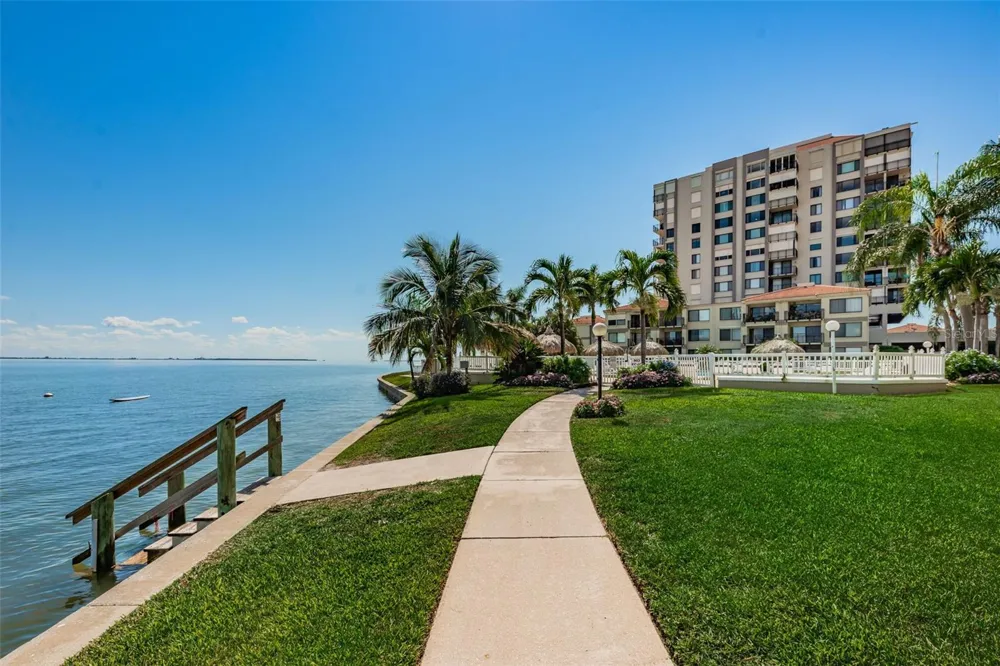 6322 PALMA DEL MAR BOULEVARD S #705 St Petersburg, FL 33715