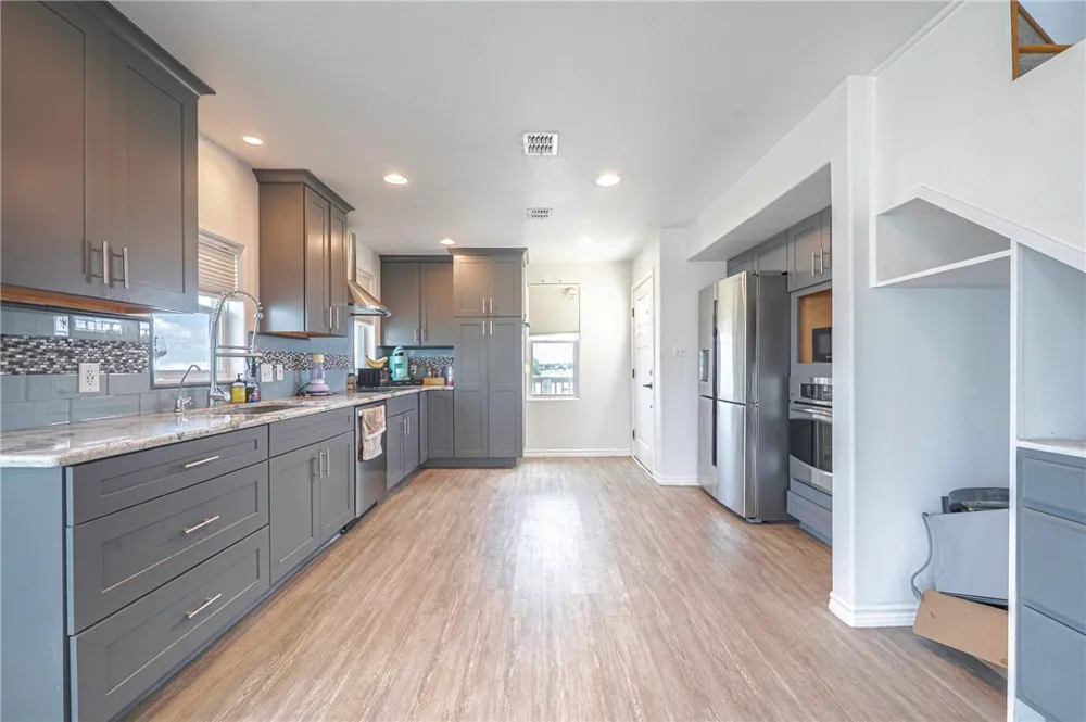 401 Old Salt Lake Rockport, TX 78382