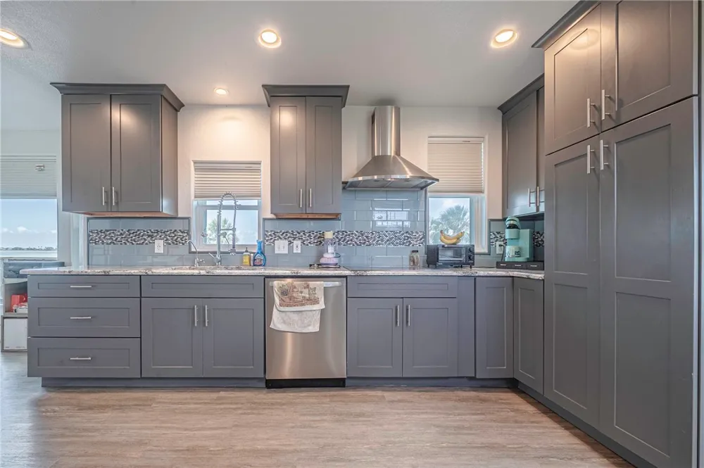 401 Old Salt Lake Rockport, TX 78382