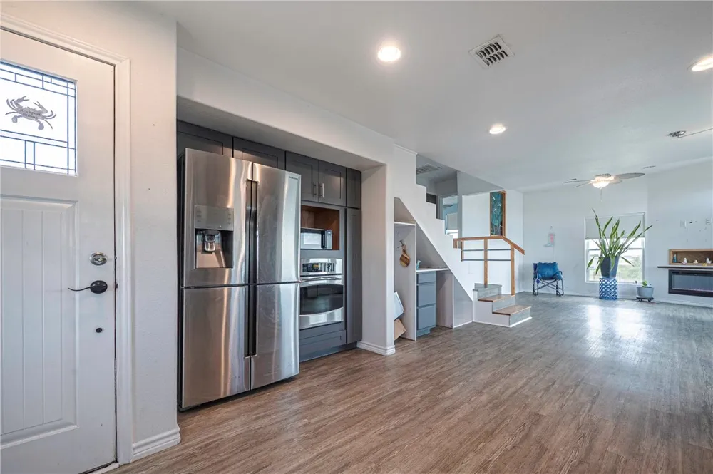 401 Old Salt Lake Rockport, TX 78382