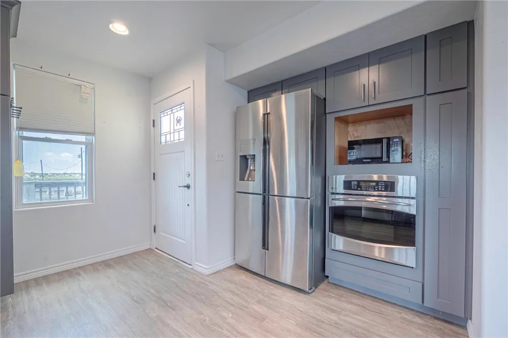 401 Old Salt Lake Rockport, TX 78382