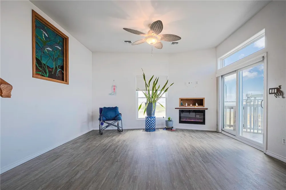 401 Old Salt Lake Rockport, TX 78382